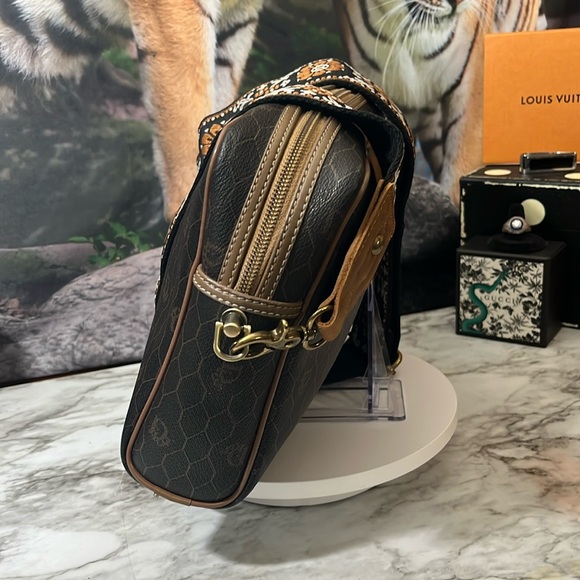 Christian Dior Vintage Honeycomb Clutch/Cosmetic Bag With Crossbody Strap. - Picture 12 of 17